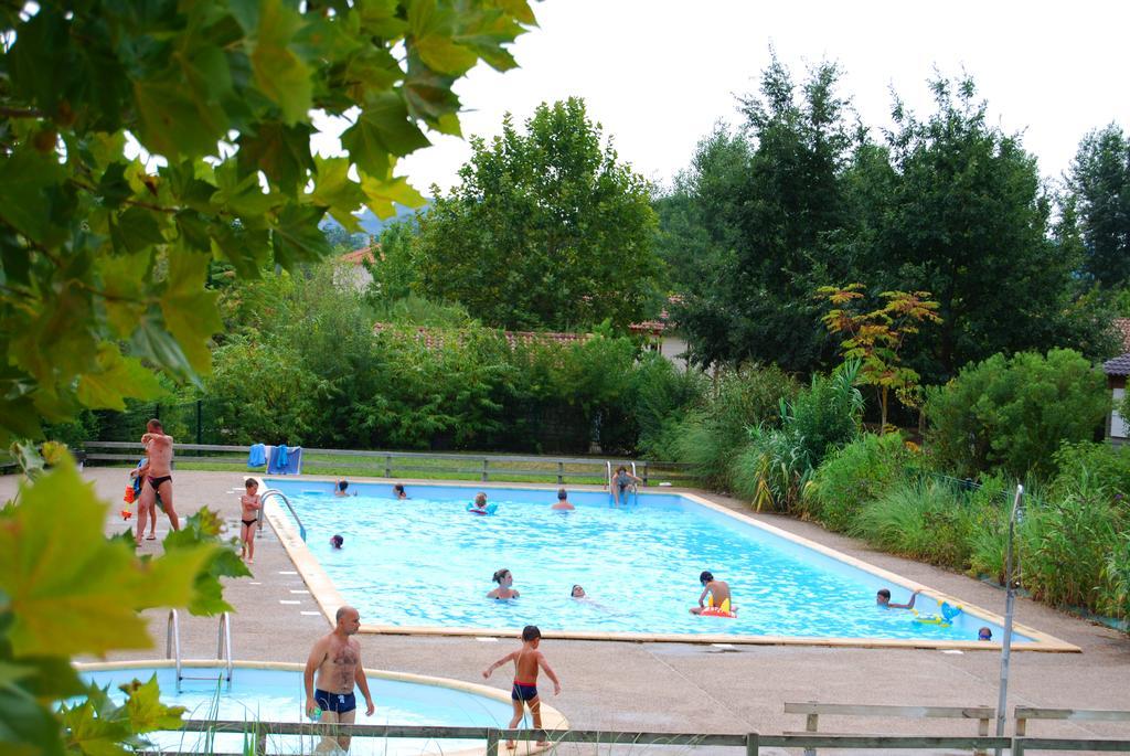 Lagrange Grand Bleu Vacances - Residence Port Lalande Castelmoron-sur-Lot Exterior foto