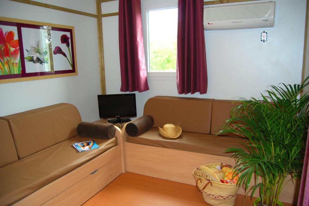 Lagrange Grand Bleu Vacances - Residence Port Lalande Castelmoron-sur-Lot Quarto foto
