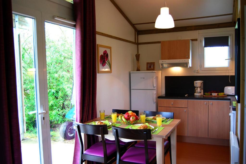 Lagrange Grand Bleu Vacances - Residence Port Lalande Castelmoron-sur-Lot Quarto foto
